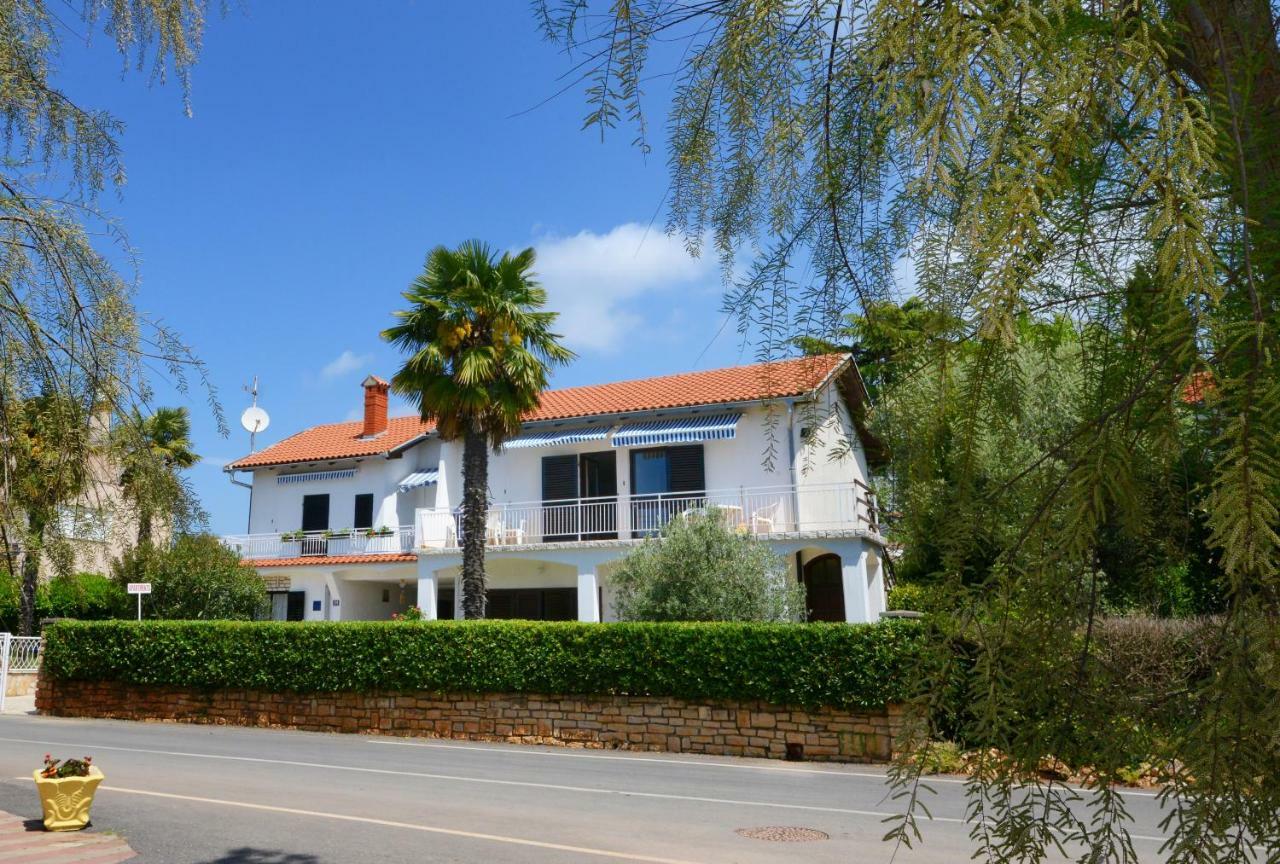 Beautiful Apartments First Row To The Sea Porec Exterior photo